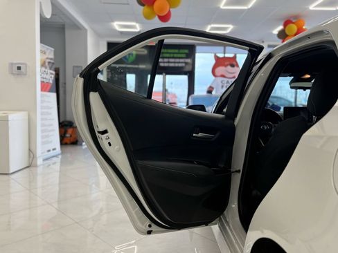 Used 2020 Toyota Corolla SE FWD image 36