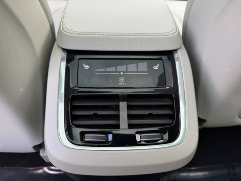 Used 2017 Volvo XC90 T6 Momentum w/ Vision Package AWD/4WD image 23