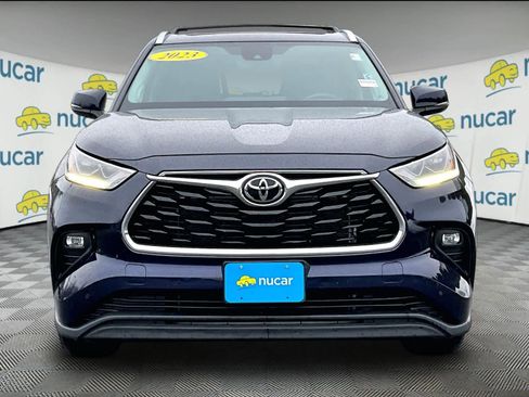 Used 2023 Toyota Highlander Limited image 2