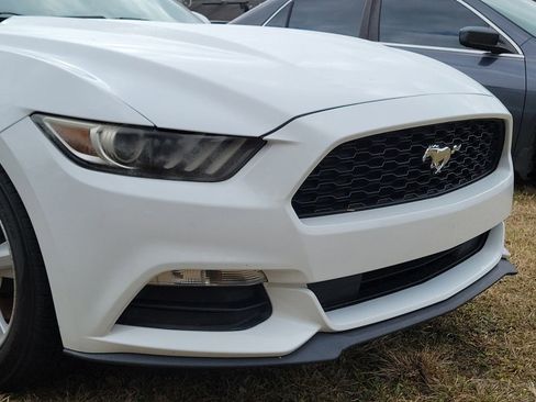 Used 2016 Ford Mustang Convertible image 6