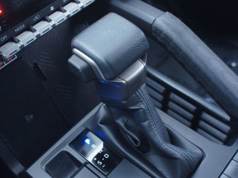 Used 2025 Toyota 4Runner Limited image 12