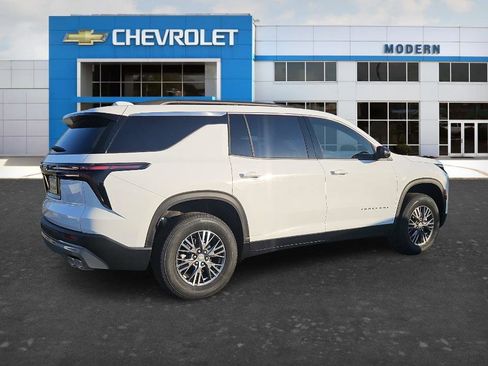 New 2026 Chevrolet Traverse LT image 5