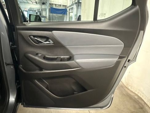 Used 2020 Chevrolet Traverse LT FWD image 37