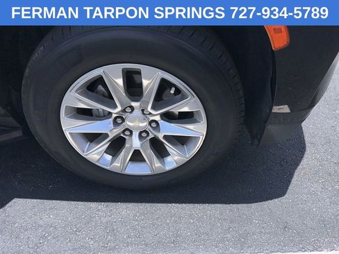 Used 2021 Chevrolet Suburban Premier RWD image 3