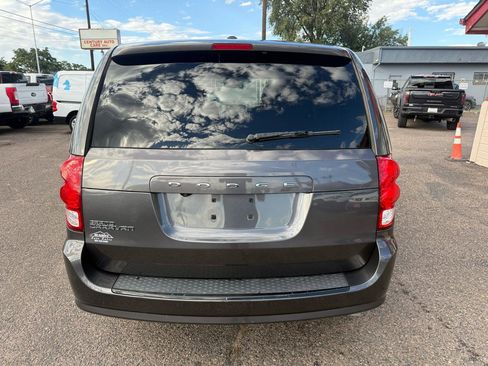 Used 2019 Dodge Grand Caravan SE image 8