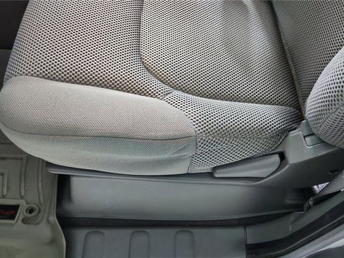 Used 2021 Nissan Frontier SV image 17