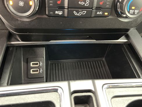 Used 2020 Ford F150 XLT w/ Equipment Group 302A Luxury AWD/4WD image 22