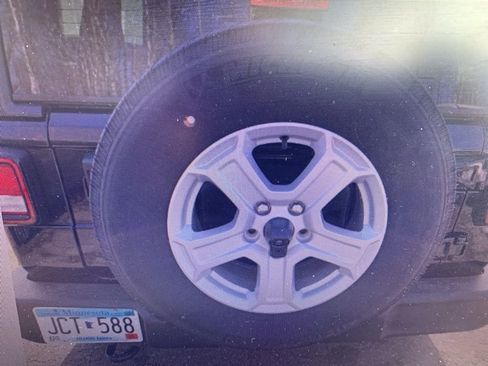 Used 2022 Jeep Wrangler Unlimited Sport image 16