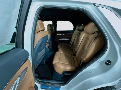New 2026 Genesis GV70 2.5T Advanced AWD/4WD image 17