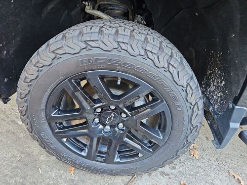 Used 2023 Chevrolet Silverado 1500 LT Trail Boss w/ Protection Package image 33