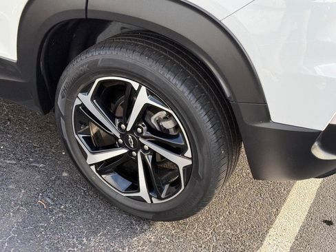 Used 2021 Chevrolet TrailBlazer RS w/ Sun and Liftgate Package image 9