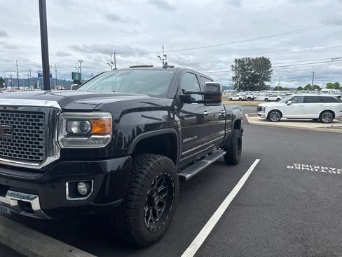 Used 2015 GMC Sierra 2500 Denali w/ Duramax Plus Package AWD/4WD image 1