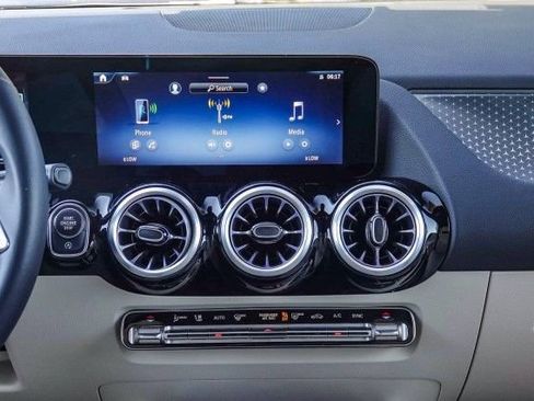 Used 2025 Mercedes-Benz GLA 250 GLA 250 image 13