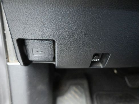 Used 2016 Toyota Tacoma SR w/ SR Convenience Package image 23