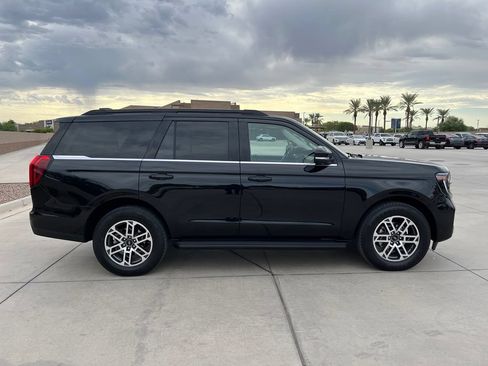 Used 2025 Ford Expedition Active RWD image 7