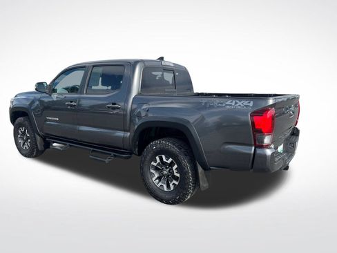 Used 2019 Toyota Tacoma TRD Off-Road AWD/4WD image 7