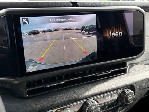 New 2026 Jeep Gladiator Willys AWD/4WD image 36