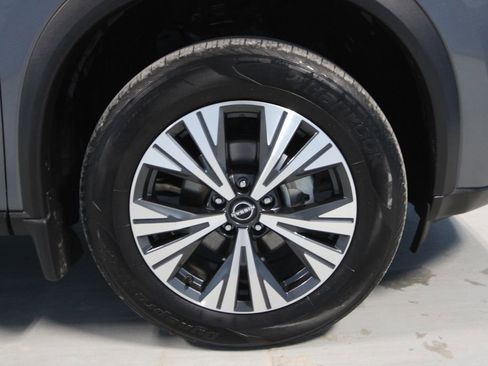 Used 2023 Nissan Rogue SV image 31