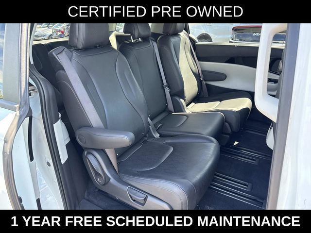 Used 2024 Kia Carnival EX FWD image 11