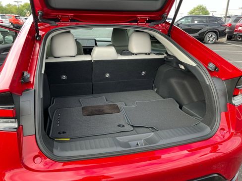 Certified 2025 Toyota Prius XLE image 31