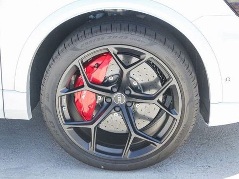 New 2025 Audi RS Q8 performance image 8