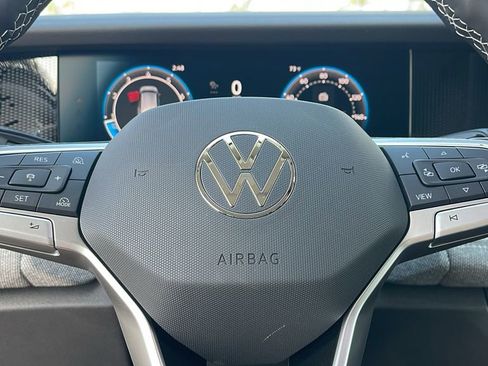 Certified 2025 Volkswagen Tiguan S FWD image 23