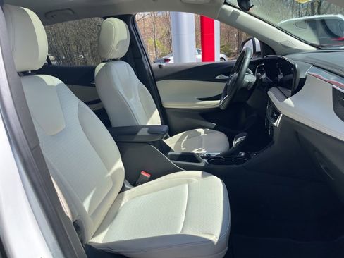 Used 2024 Buick Encore GX Preferred w/ Comfort Package AWD/4WD image 19