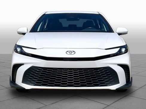 Used 2025 Toyota Camry SE FWD image 4
