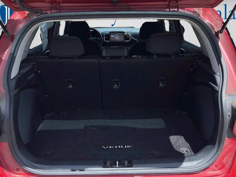 Used 2023 Hyundai Venue SEL FWD image 12