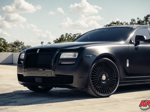 Used 2014 Rolls-Royce Ghost RWD image 40