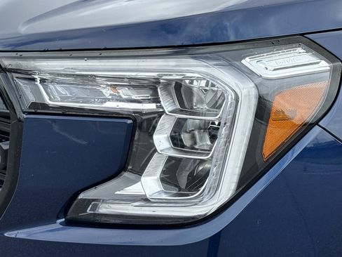 Used 2022 GMC Terrain SLE w/ Driver Convenience Package FWD image 6