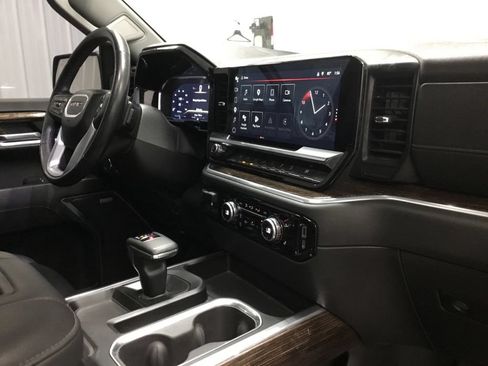 Used 2022 GMC Sierra 1500 Elevation w/ Elevation Premium Package AWD/4WD image 25