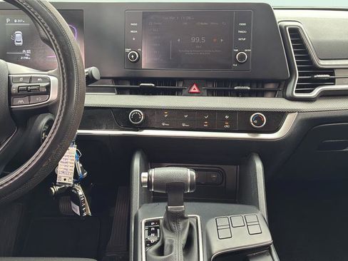 Used 2025 Kia Sportage LX image 22