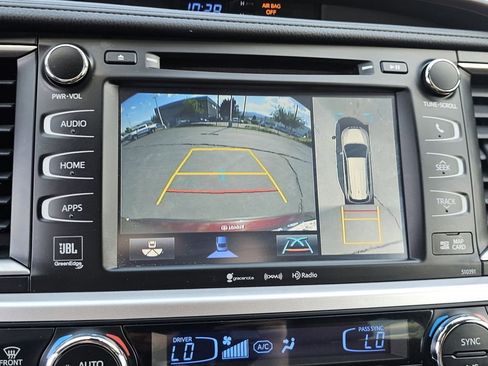 Used 2019 Toyota Highlander Limited Platinum AWD/4WD image 12