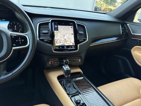 Used 2018 Volvo XC90 T6 Momentum w/ Convenience Package AWD/4WD image 22