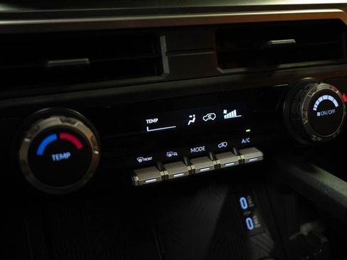 Used 2025 Toyota 4Runner SR5 AWD/4WD image 20