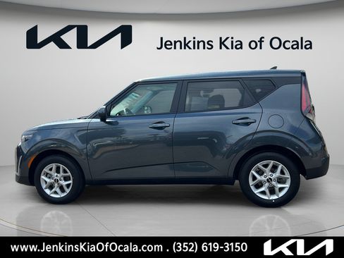 Certified 2025 Kia Soul LX w/ LX Technology Package FWD image 6
