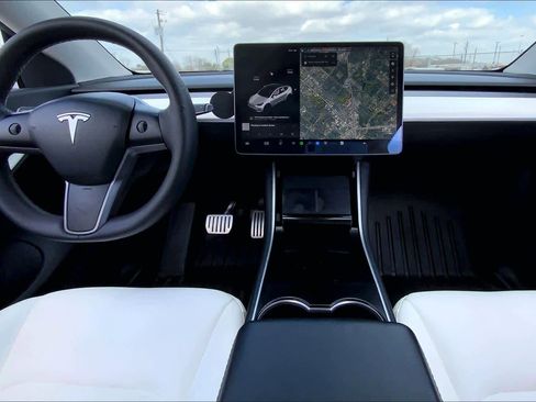 Used 2021 Tesla Model Y Performance image 14