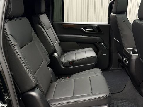 Used 2026 GMC Yukon XL Denali w/ Sun & Power Step Package AWD/4WD image 38