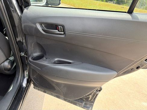 Used 2024 Toyota Corolla Cross AWD Hybrid w/ Moonroof Package image 16