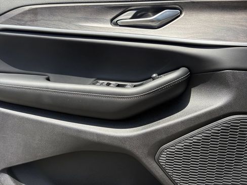 New 2026 Jeep Grand Cherokee L 4WD image 9