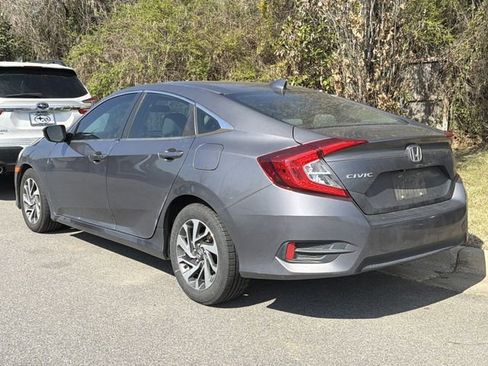 Used 2018 Honda Civic EX image 5
