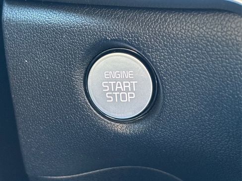 Used 2025 Kia Sorento LX image 28