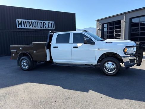 Used 2023 RAM 3500 Tradesman w/ Chrome Appearance Group AWD/4WD image 5