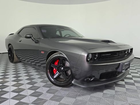 Used 2016 Dodge Challenger SRT w/ Technology Group RWD image 1