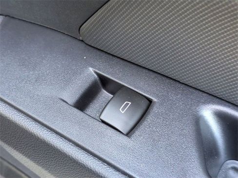 New 2026 Chevrolet Equinox EV LT image 32