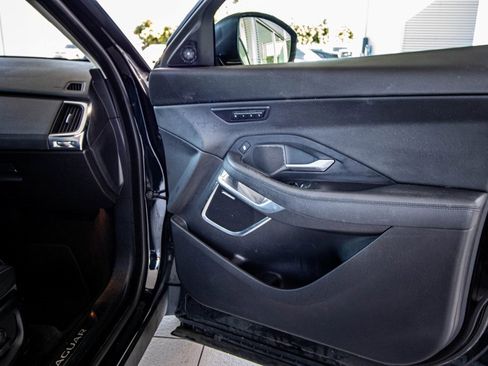 Used 2018 Jaguar E-PACE SE image 41