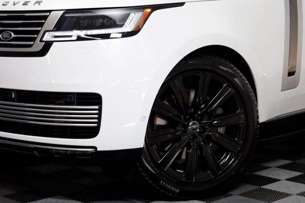 New 2025 Land Rover Range Rover SV AWD/4WD image 5