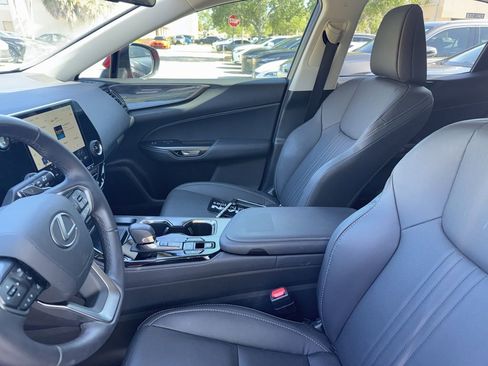 Used 2025 Lexus NX 250 FWD w/ Towing Package (2000 Lbs) image 16