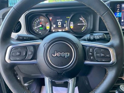 Used 2024 Jeep Wrangler Unlimited Sahara AWD/4WD image 11